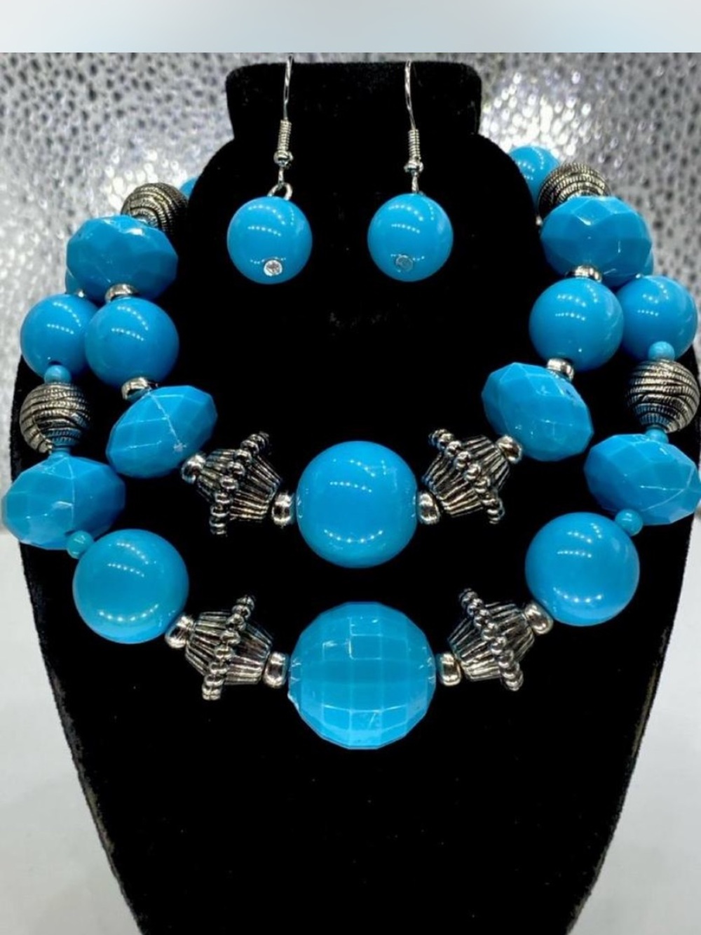 Southwestern *** Turquoise Beaded Statement Necklace / Earrings * Bonus 👀 at Pic